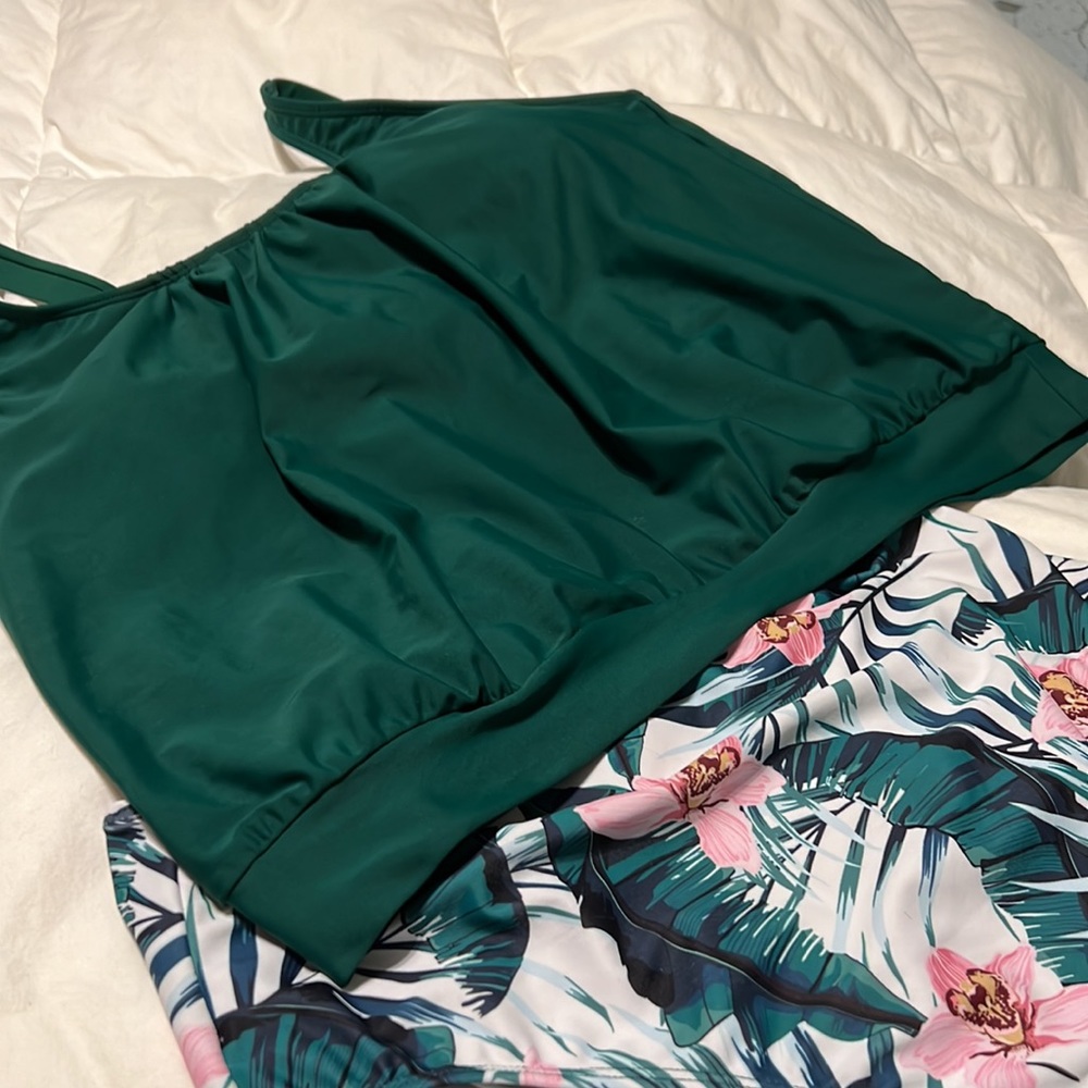 Bathing Suit 👒 - Picture 2 of 5